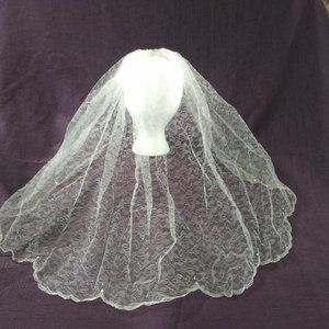 NEW! Clearance! Lace Wedding Veil!